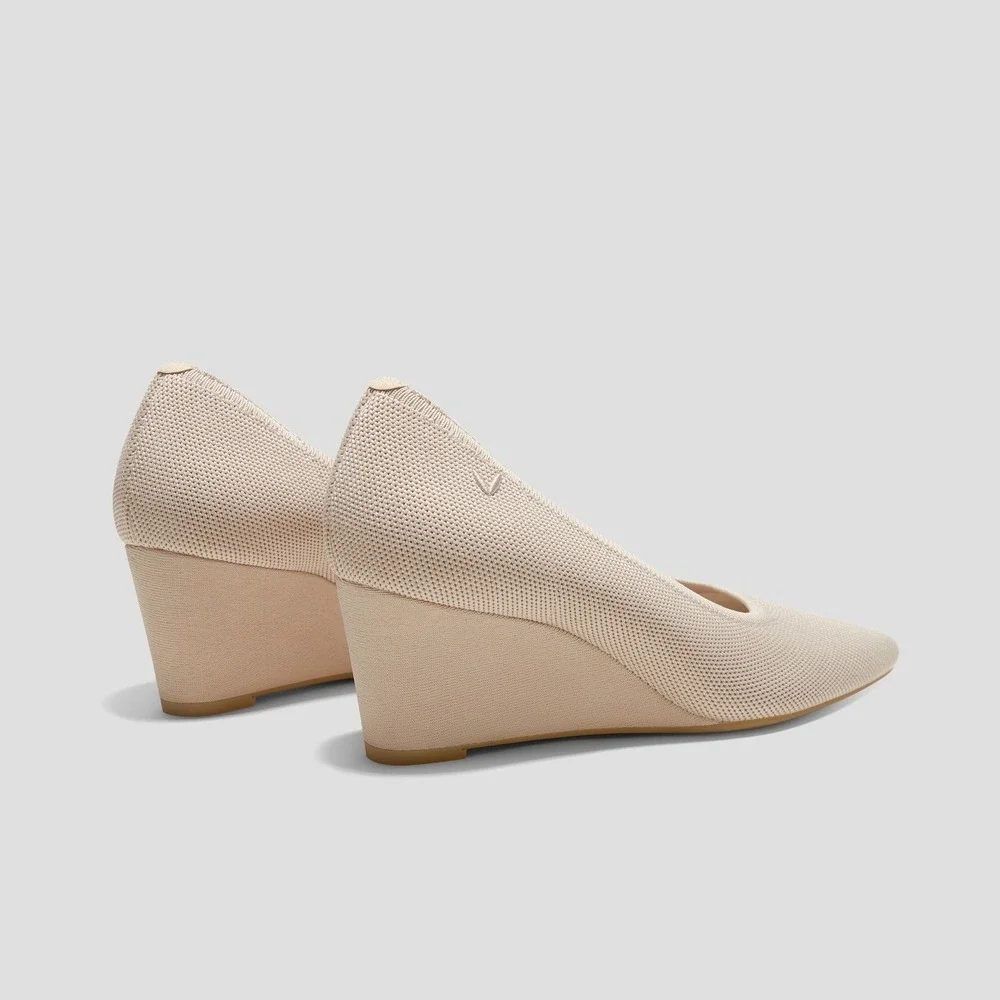 VIVAIA Deborah Almond Pointed Toe Wedge Pumps Lightweight Comfort Heels 38 US 7